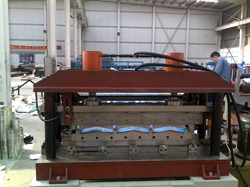 roll forming machine